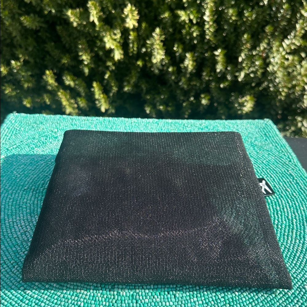 CHANEL Black Mesh Zipper travel Pouch-limited edition-used-good condition. - Picture 7 of 17